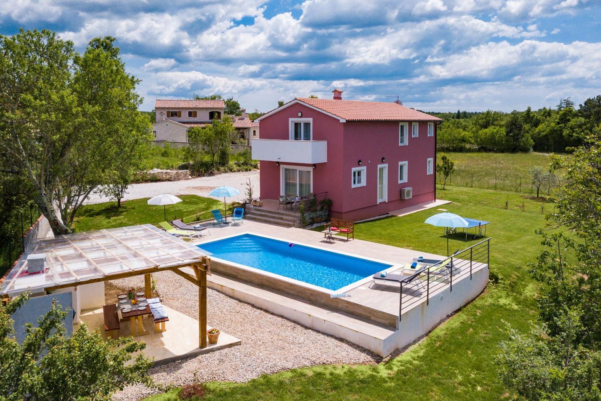 Villa May Tinjan Exterior photo