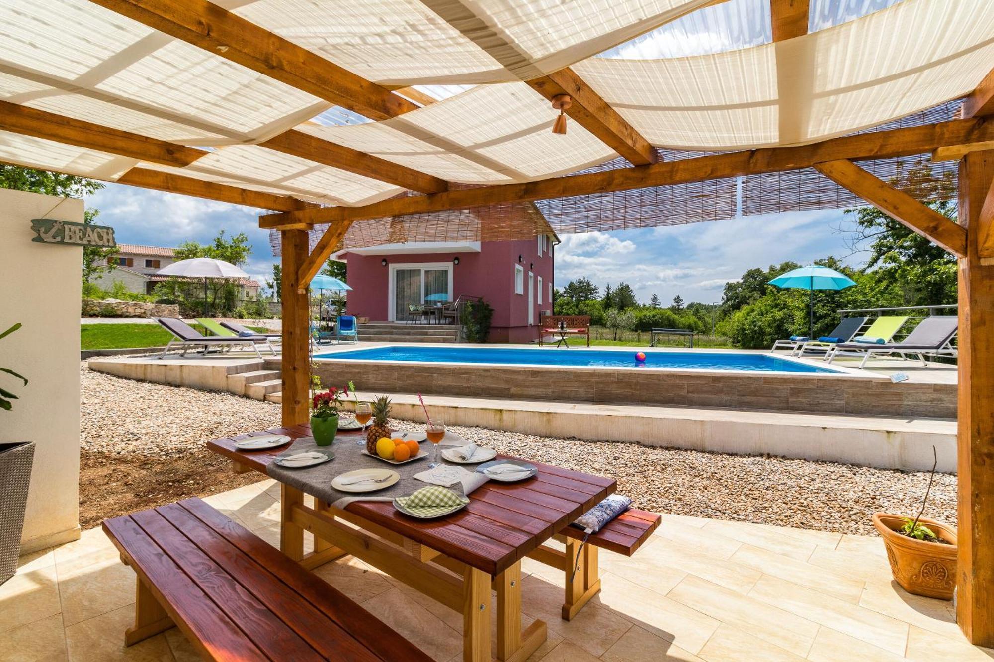 Villa May Tinjan Exterior photo