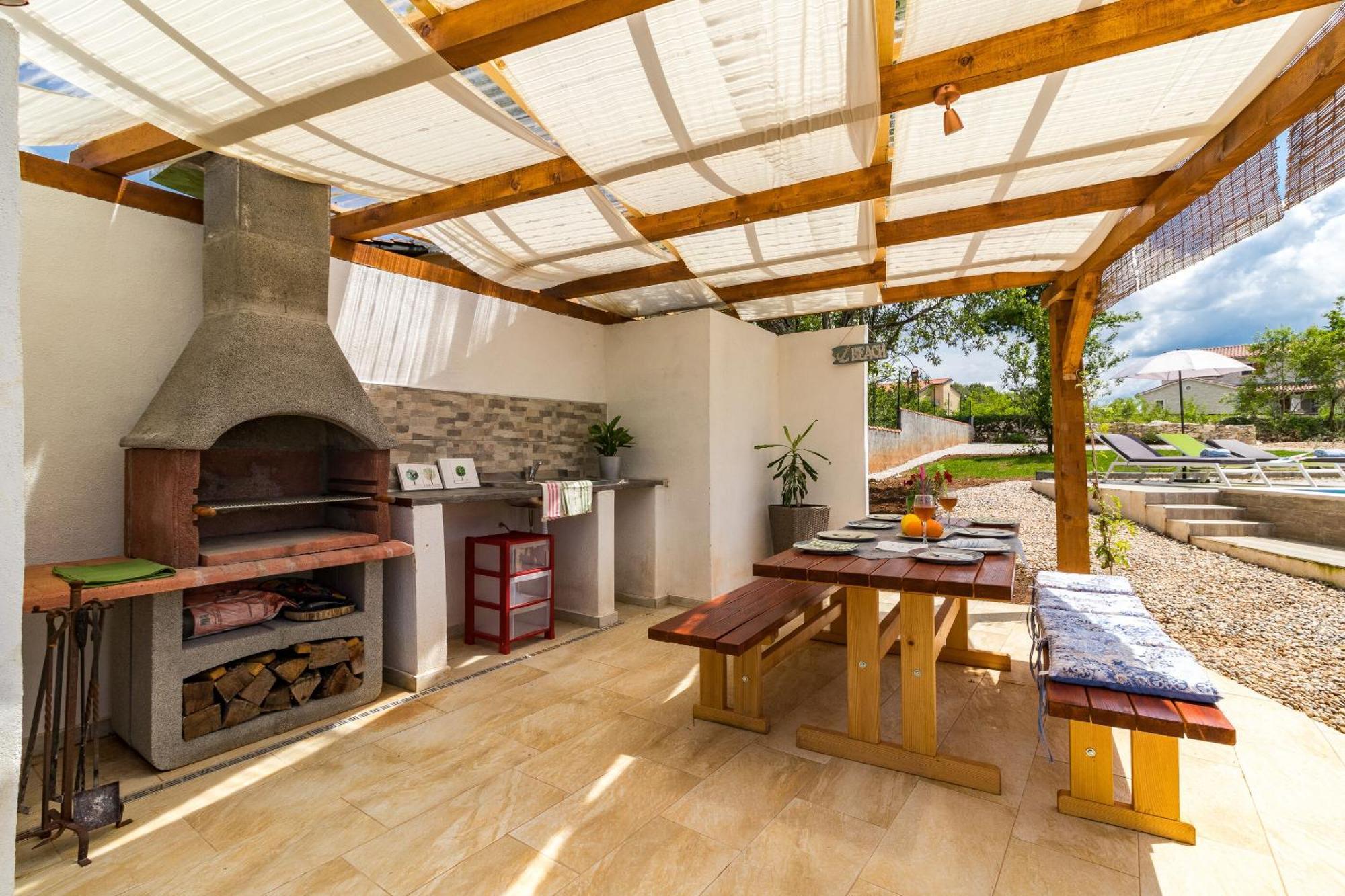 Villa May Tinjan Exterior photo