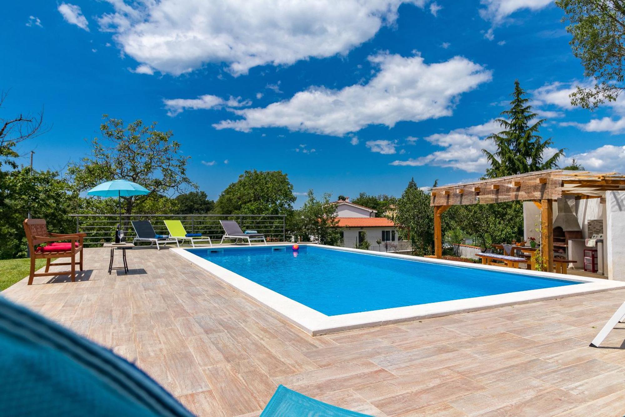 Villa May Tinjan Exterior photo