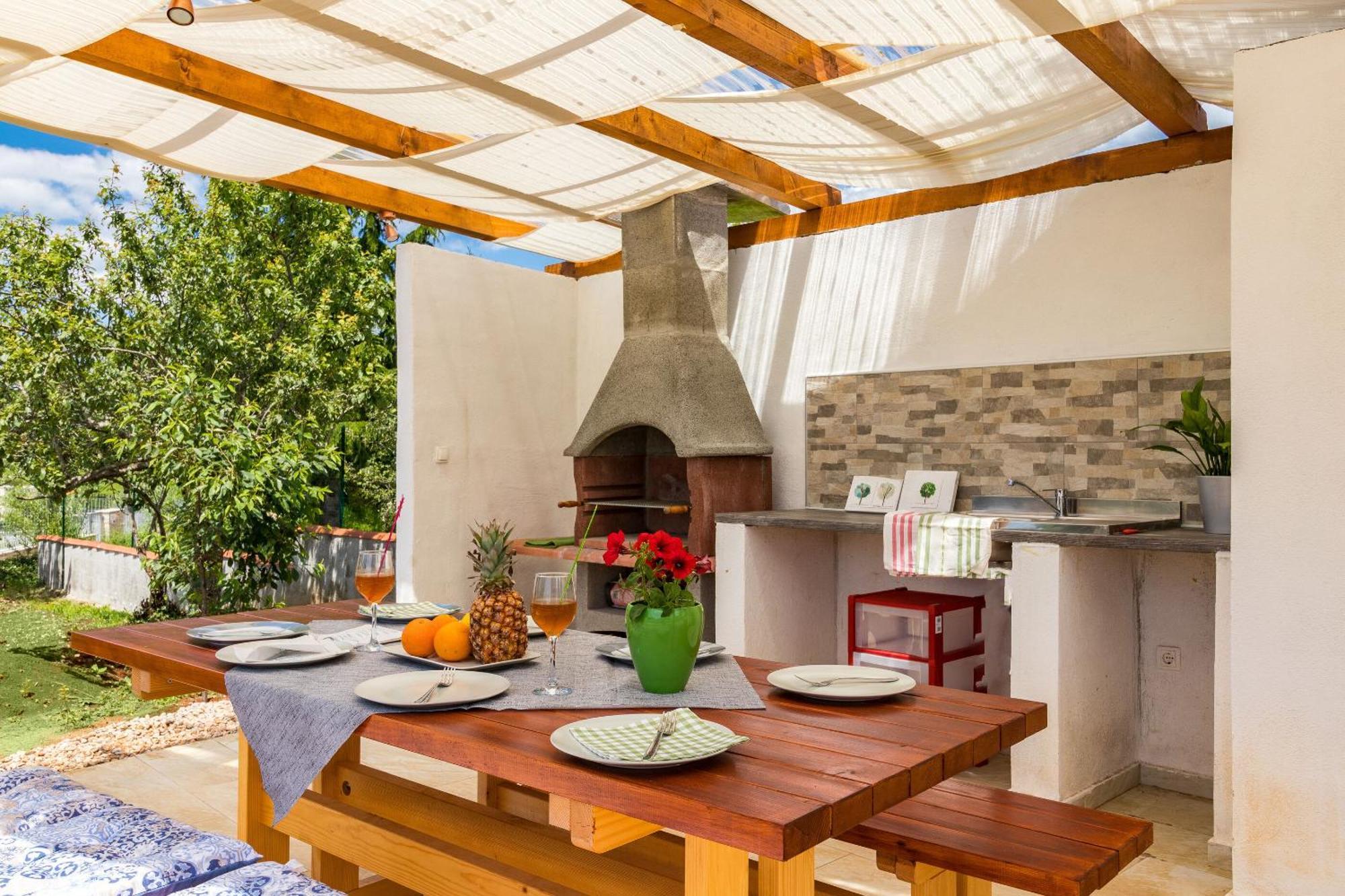 Villa May Tinjan Exterior photo