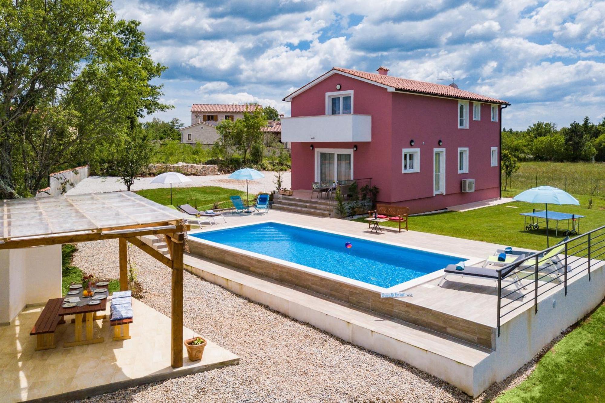 Villa May Tinjan Exterior photo